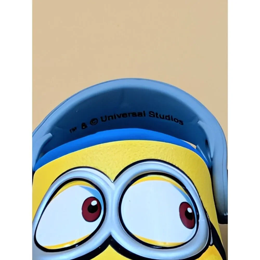 Crocs Toddler Despicable Me Minions Yellow Size C4 Classic Clogs